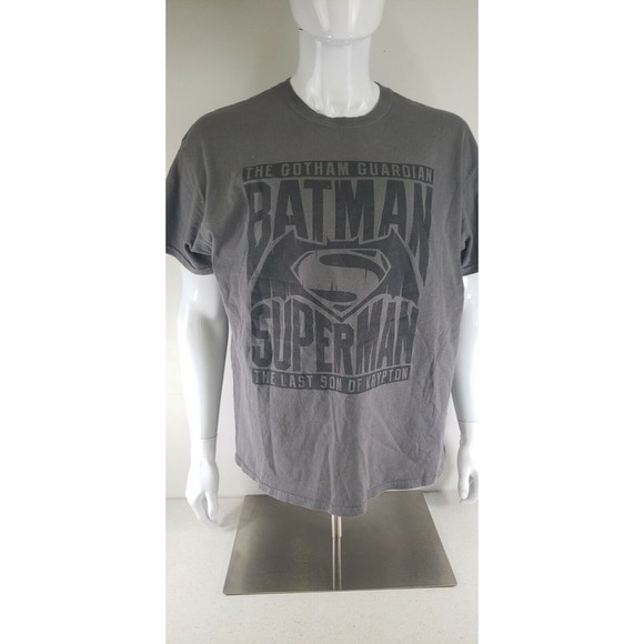 Men's Batman v Superman *Gray* T-Shirt (XL) Gotham Guardian/Last Son of Krypton - Picture 1 of 7